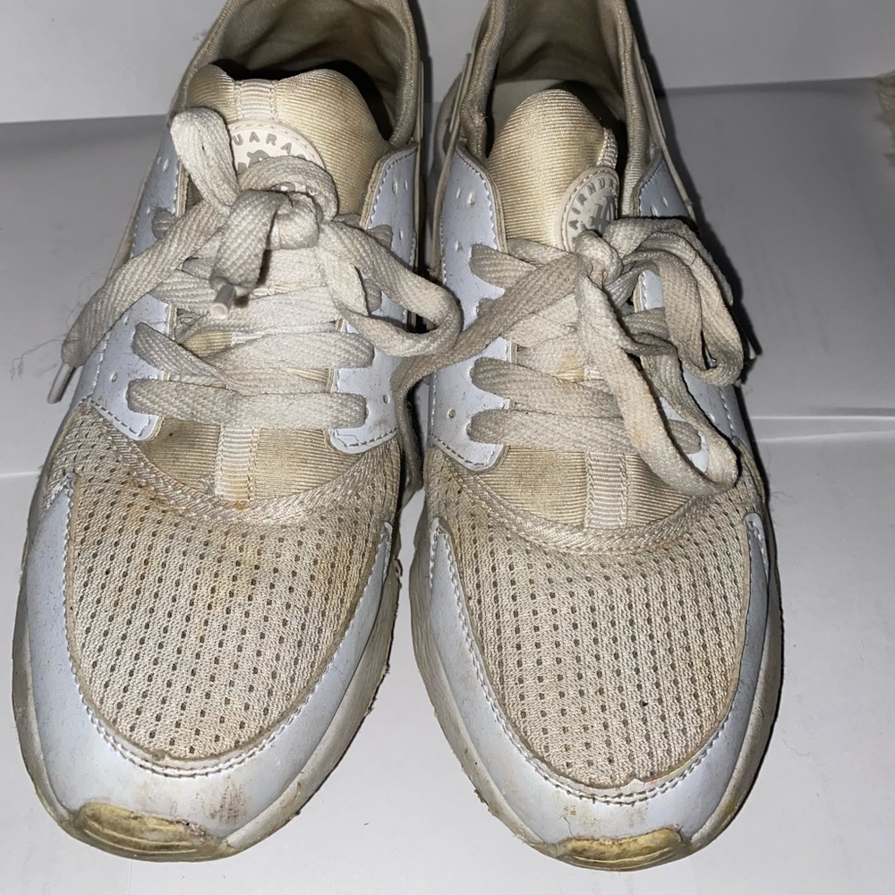 White huraches